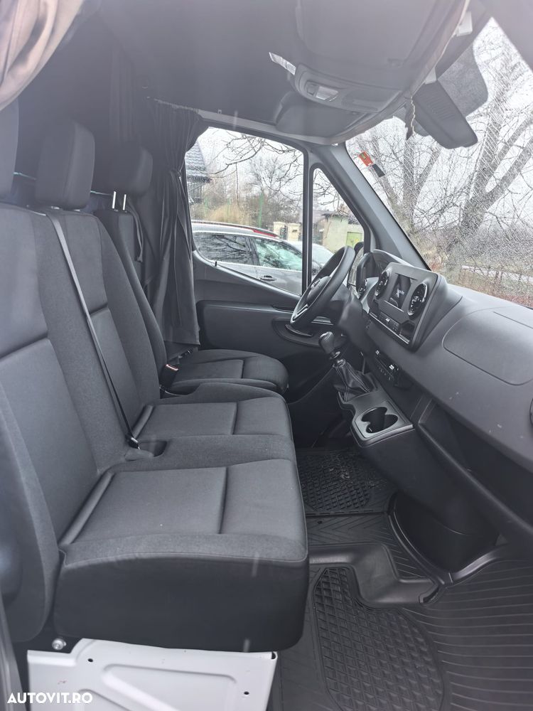 Mercedes-Benz Sprinter 317 - 12