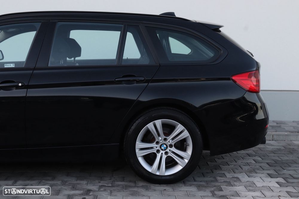 BMW 318 d Touring xDrive Line Sport - 26
