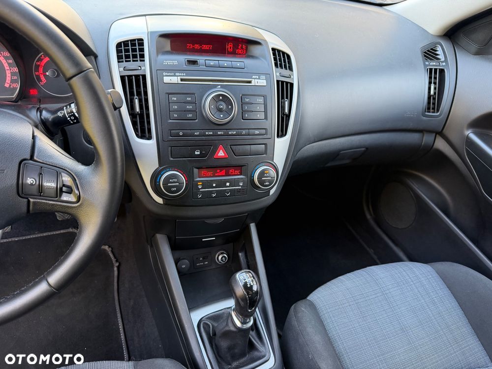 Kia Ceed 1.6 CRDi 90 ISG Spirit - 16