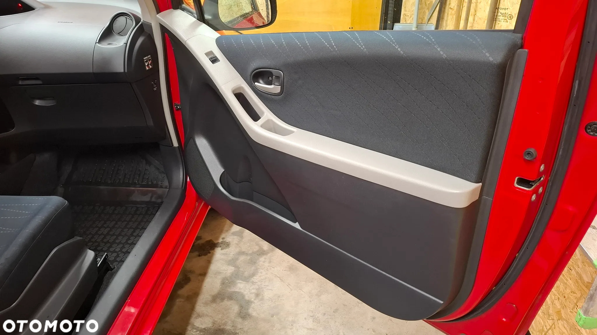Toyota Yaris 1.3 VVT-i Luna - 14