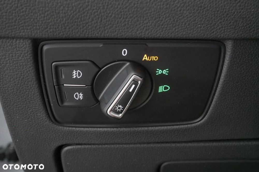 Volkswagen Passat Variant 2.0 TSI Business DSG - 25