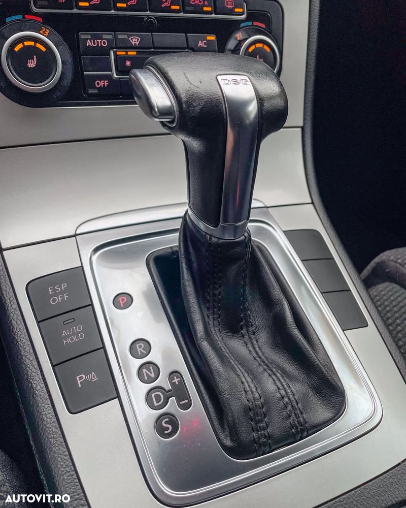 Volkswagen Passat Variant 2.0 Blue TDI DSG SCR Comfortline - 13