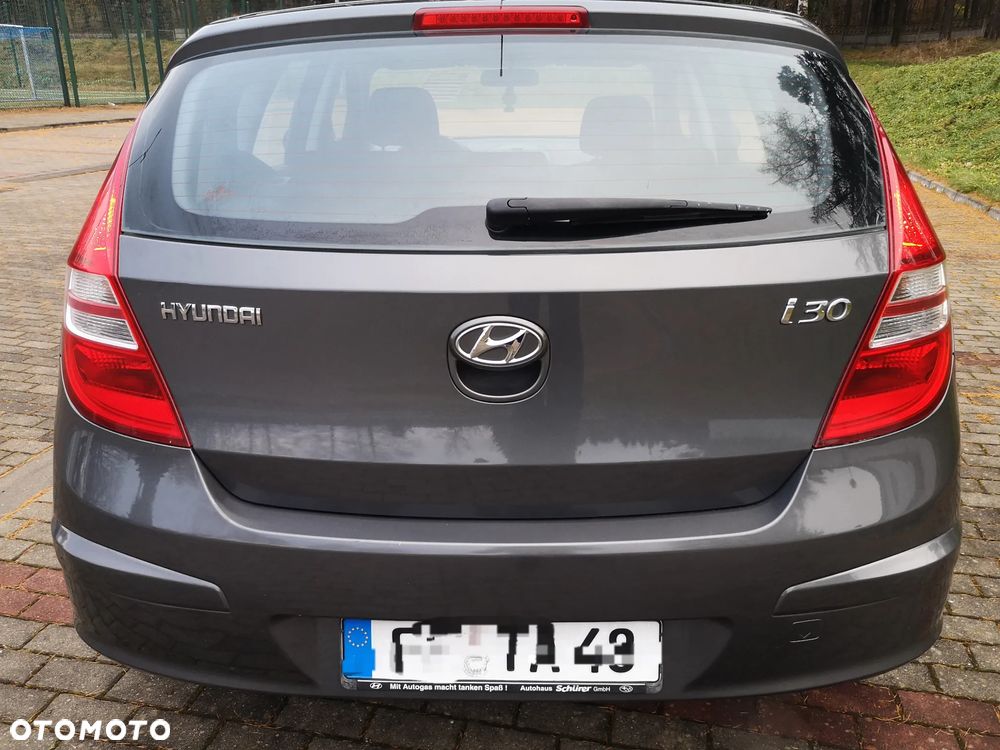 Hyundai i30 ver-1-6-classic - 5