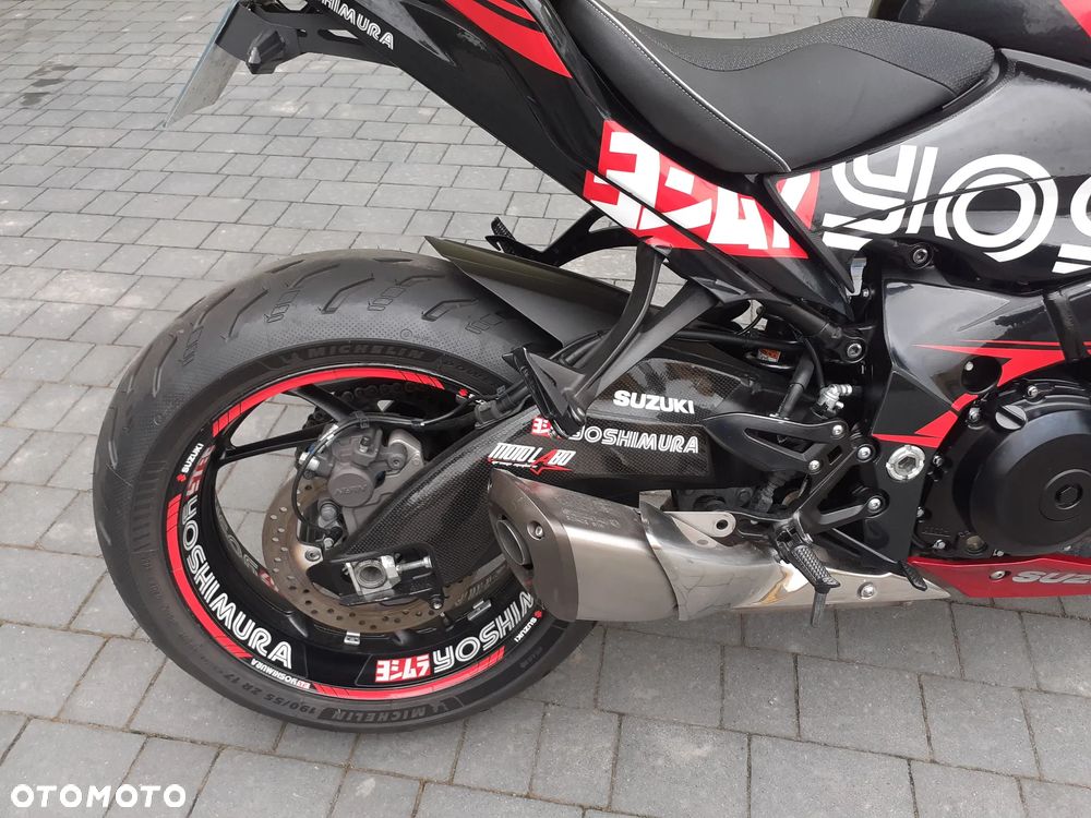 Suzuki GSX 1000 - 28