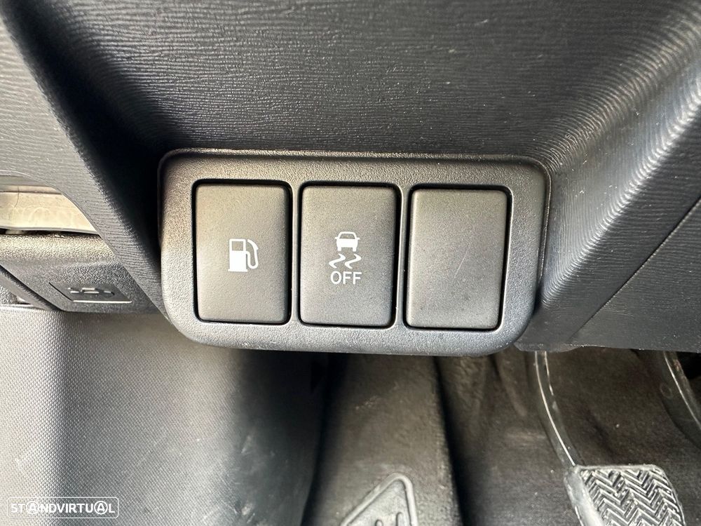 Toyota Avensis SW 2.0 D-4D Exclusive +Pele+GPS - 23