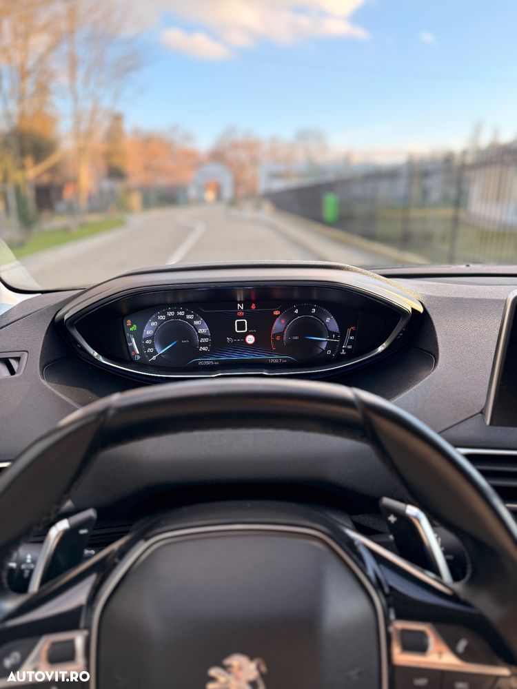 Peugeot 3008 BlueHDi 130 Stop & Start EAT8 Allure - 11