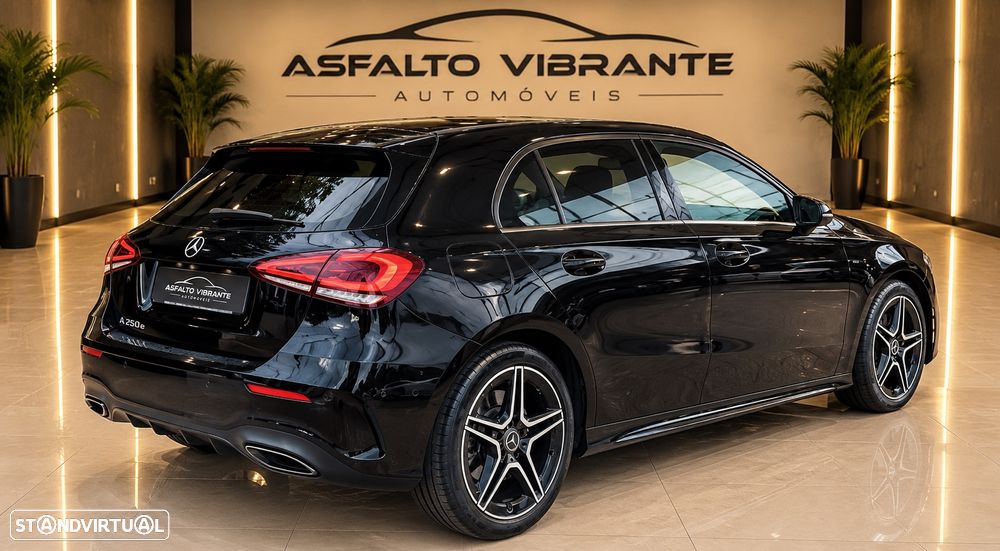 Mercedes-Benz A 250 e 8G-DCT AMG Line - 3