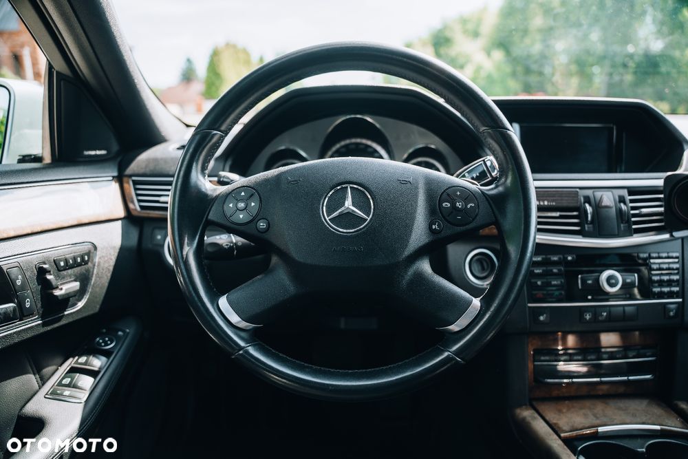 Mercedes-Benz Klasa E 350 BlueTec - 19
