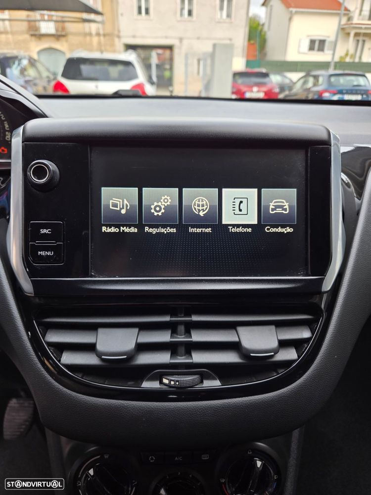 Peugeot 208 1.4 HDi SE Style - 17