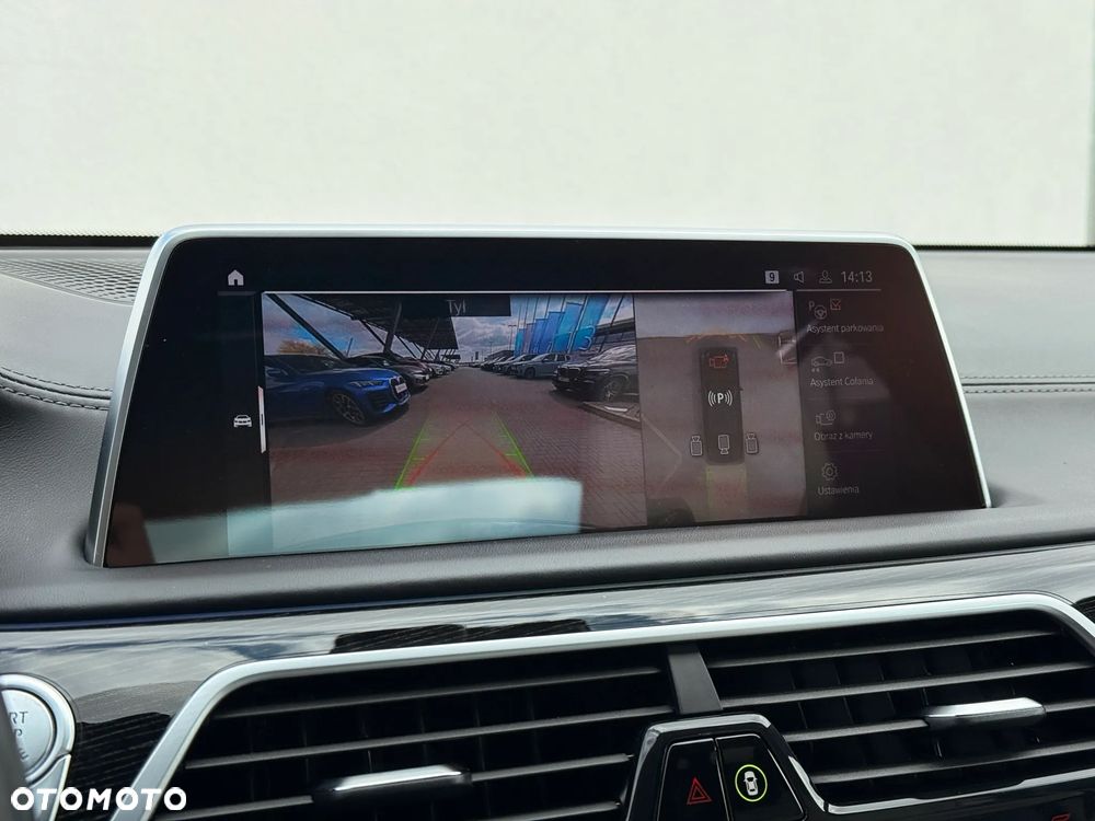 BMW Seria 7 750i xDrive - 38