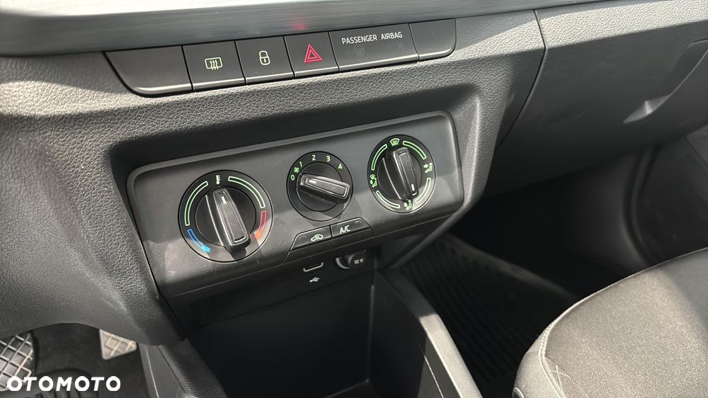 Skoda Fabia 1.0 Ambition - 23