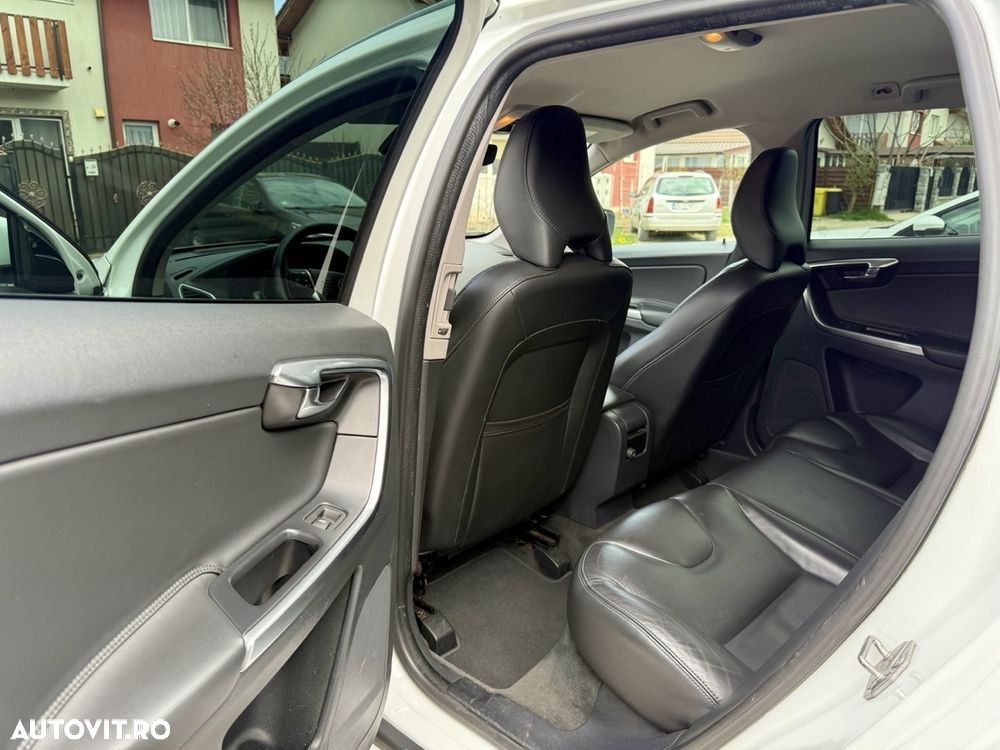 Volvo XC 60 D4 Momentum Pro - 15