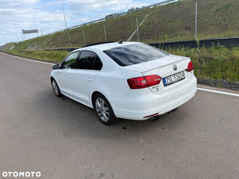 Volkswagen Jetta - 7