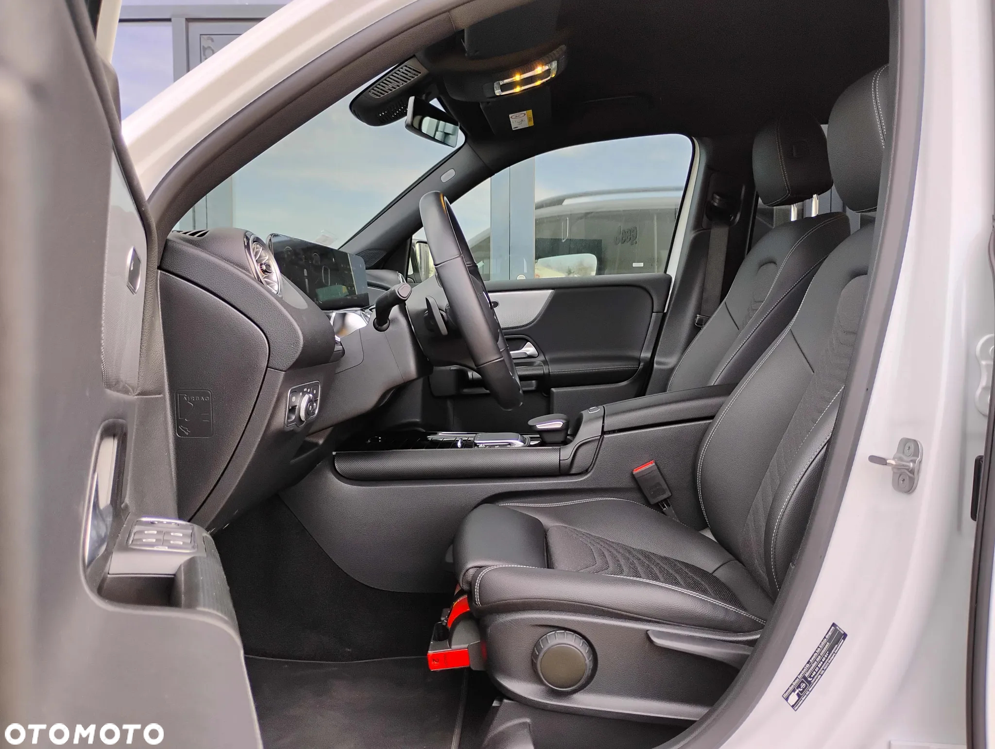 Mercedes-Benz GLB 250 4-Matic Style 8G-DCT - 11