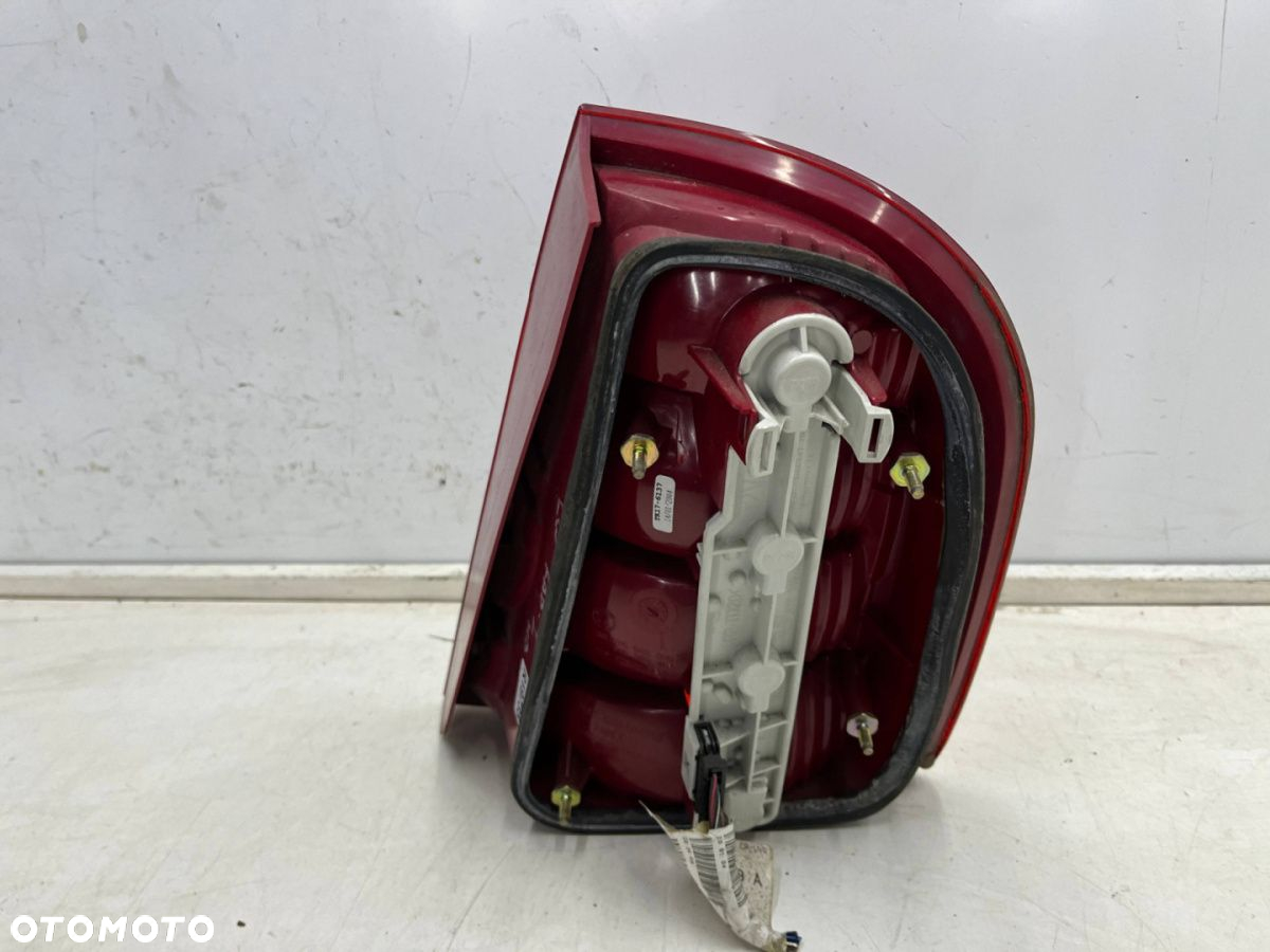 Lampa Skoda Fabia I 6y HB 99-08r. LEWA tylna w błotnik EUROPA EU oryginalna lewy tył 6y6945095b - 7