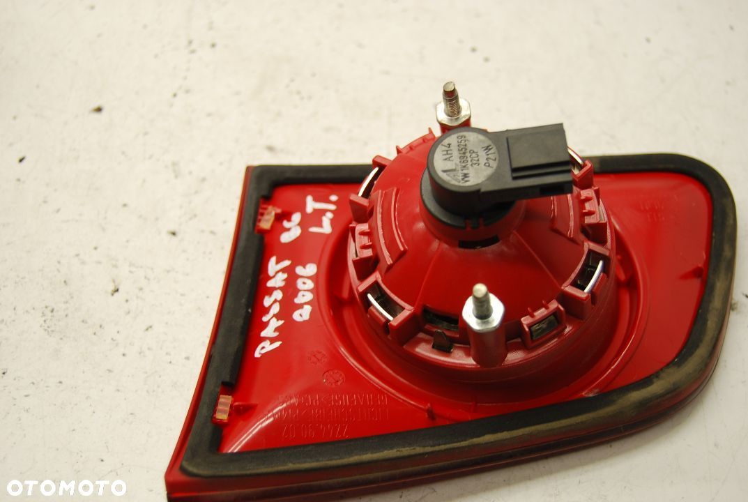 LAMPA LEWY TYŁ LED W KLAPĘ VW PASSAT B6 KOMBI 3C9945093 - 4