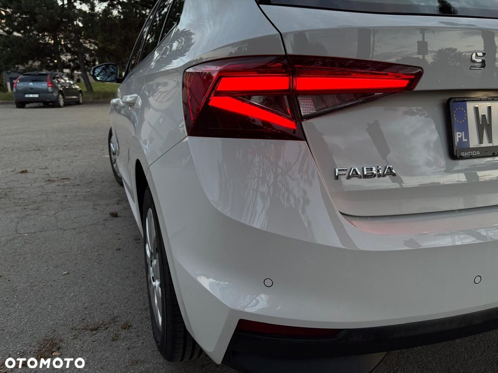 Skoda Fabia 1.0 TSI Selection DSG - 25