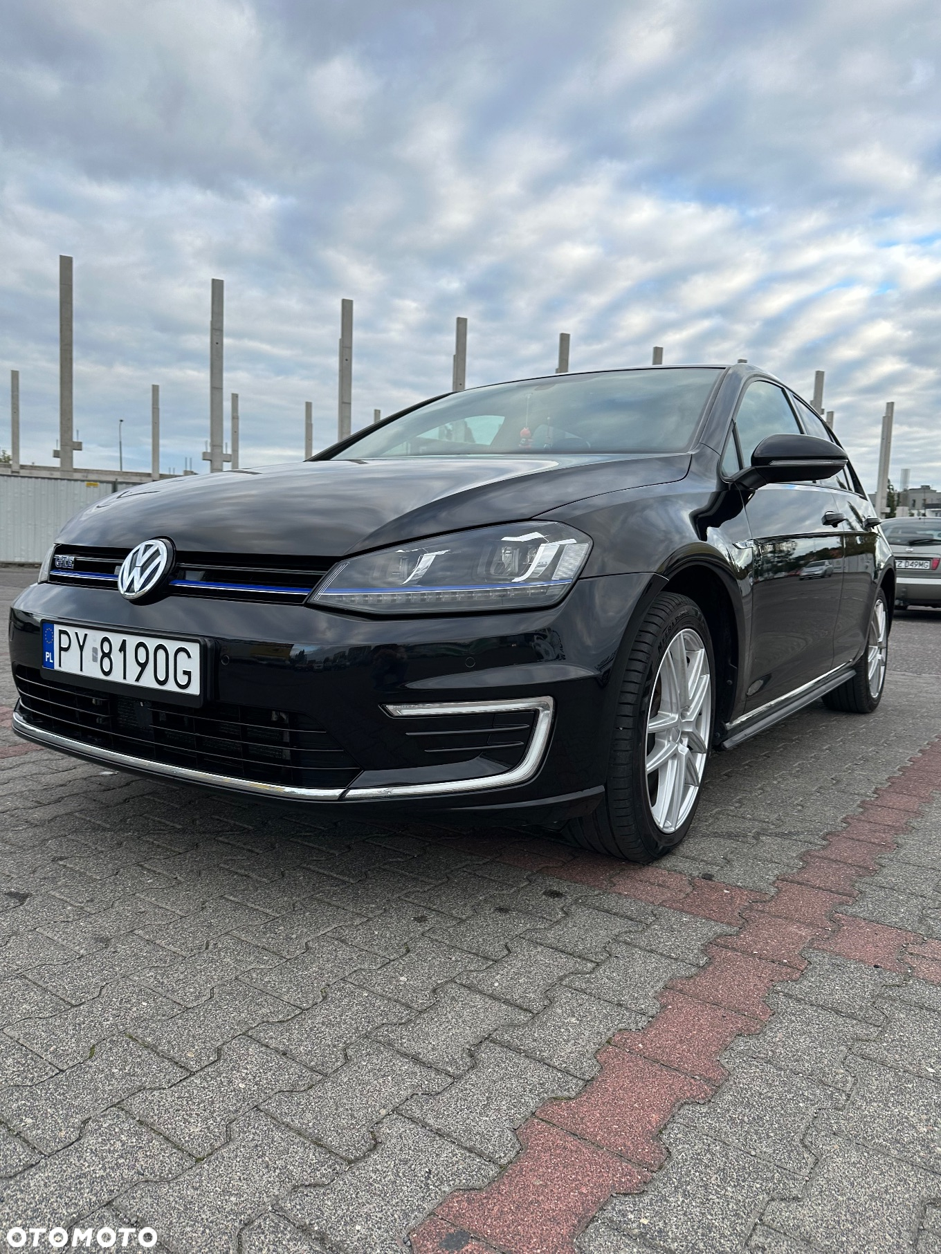 Volkswagen Golf - 6