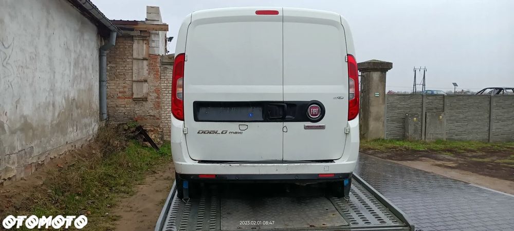 Drzwi lewe prawe tył tylne skrzydełka Fiat DOBLO II Lift MAXI 2018r - 1