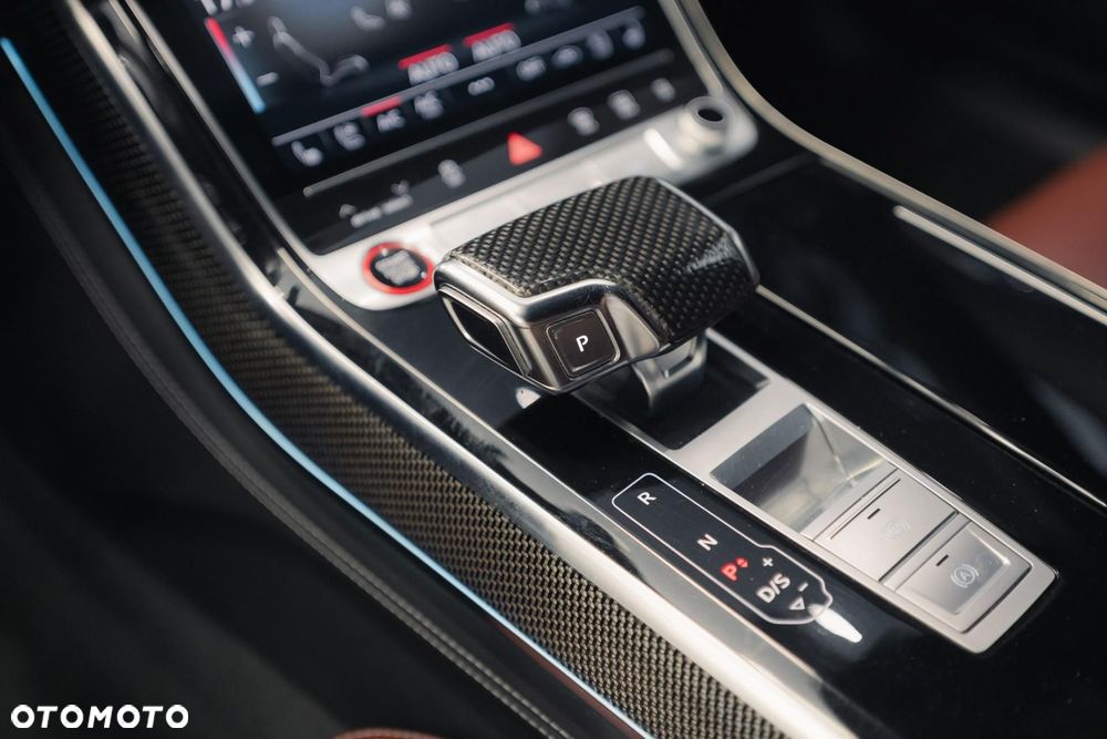Audi S8 - 35