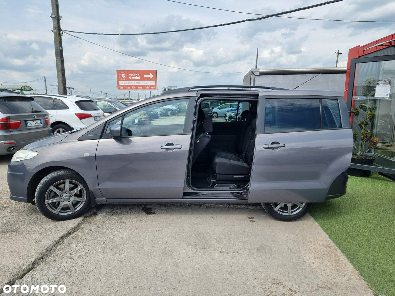 Mazda 5 - 8
