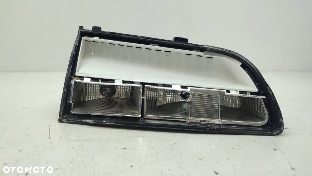 LAMPA TYŁ TYLNA LEWA W KLAPE CITROEN C5 X  9834936280 USZKODZONA - 1