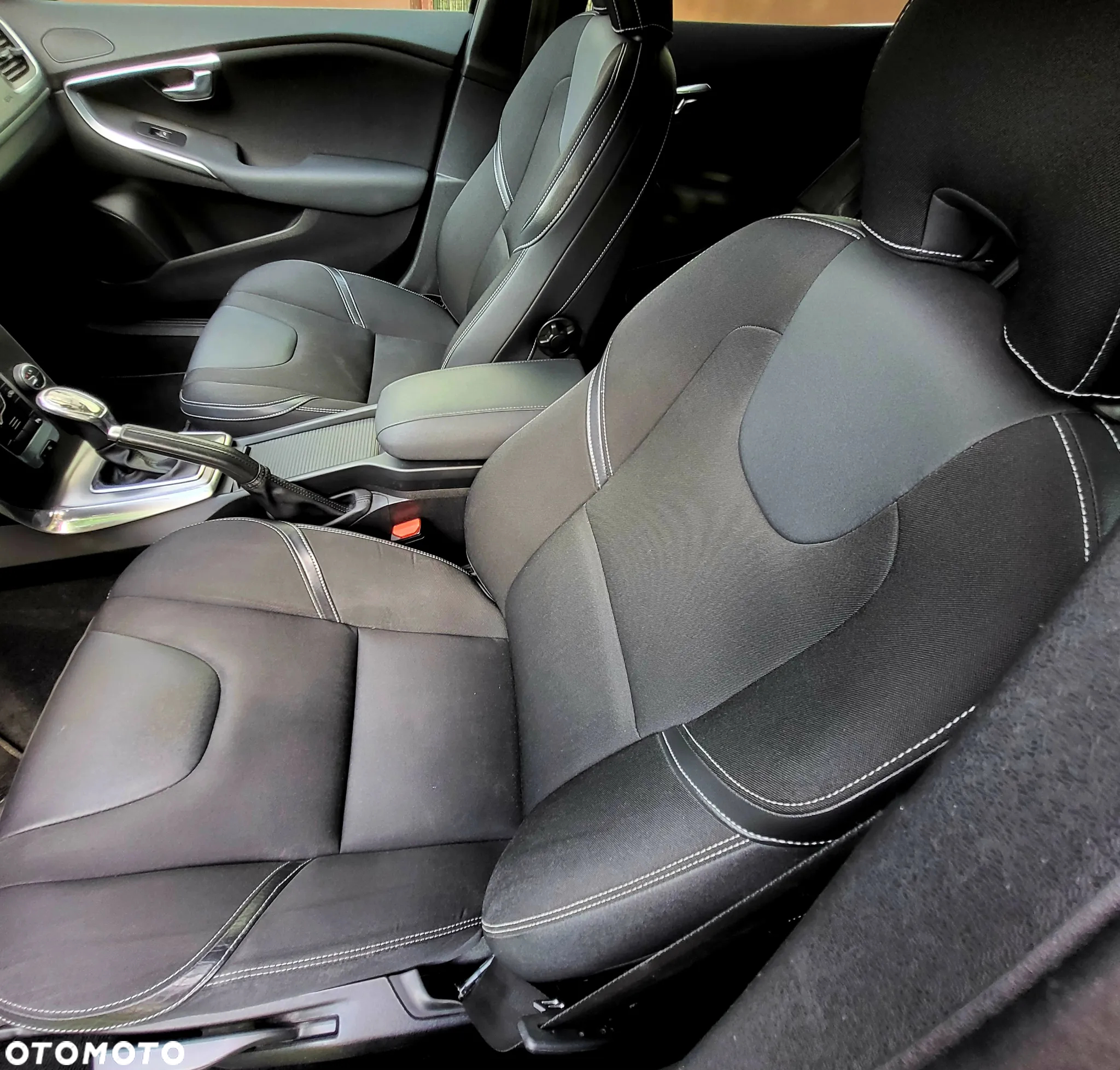 Volvo V40 D3 Momentum - 23