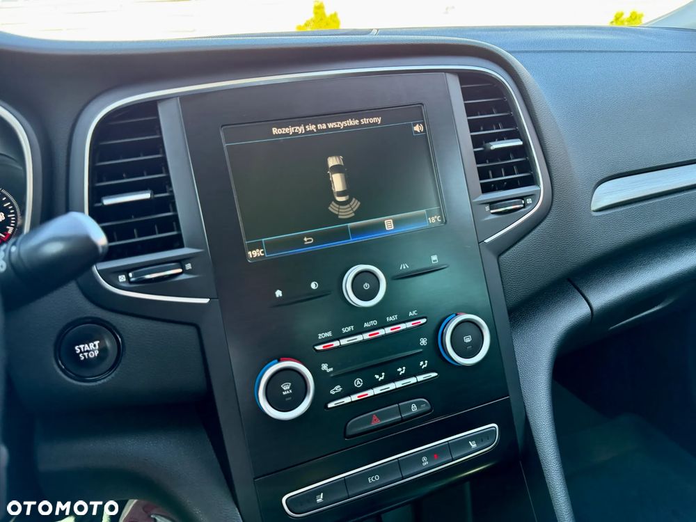Renault Megane ENERGY TCe 130 EDC BOSE EDITION - 16