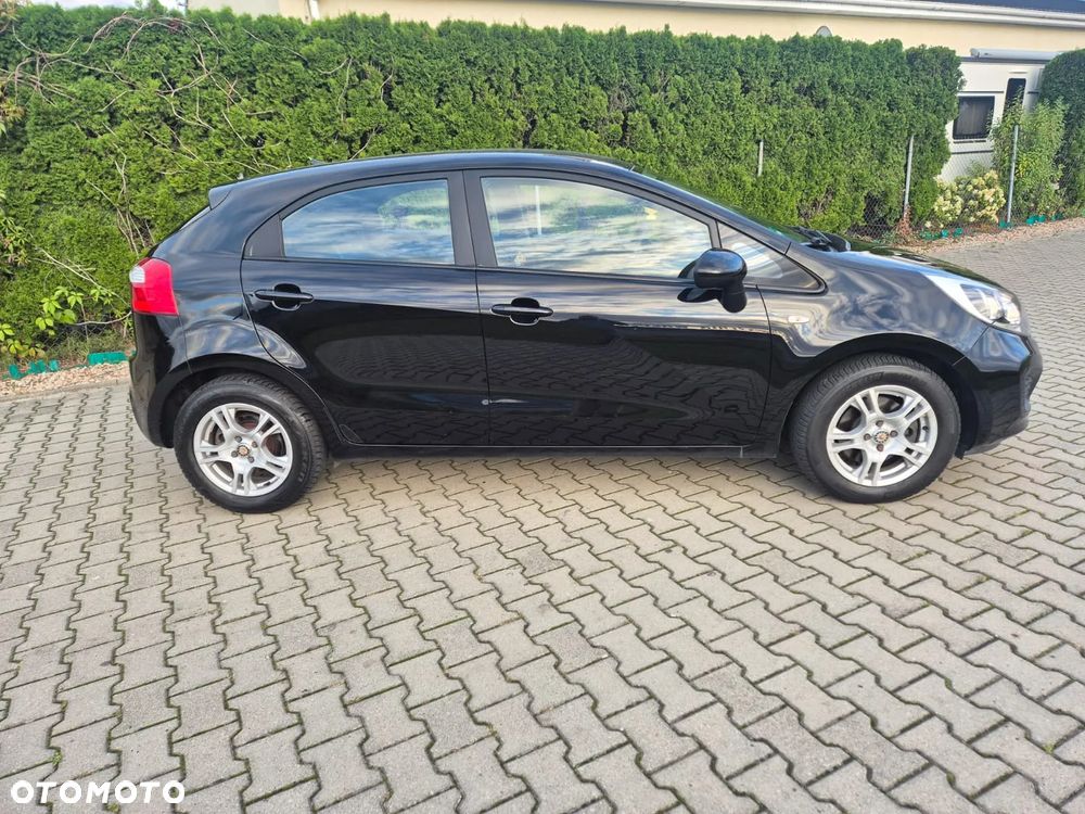 Kia Rio - 8