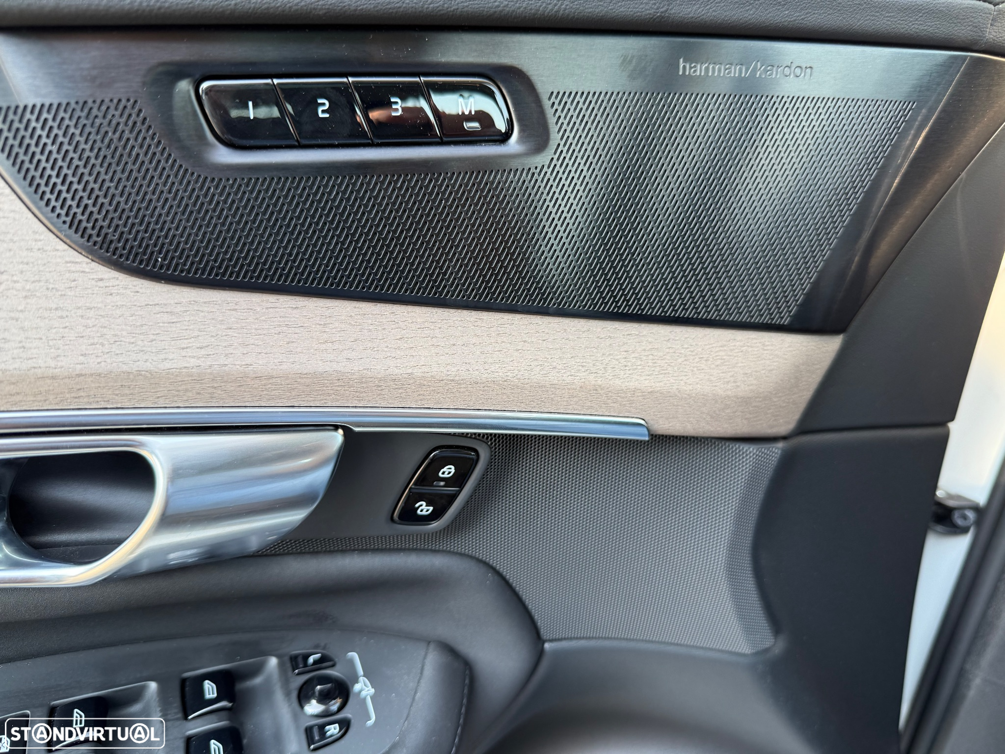 Volvo XC 90 2.0 T8 PHEV Ultra Dark AWD - 18