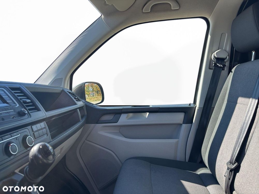 Volkswagen Transporter - 18