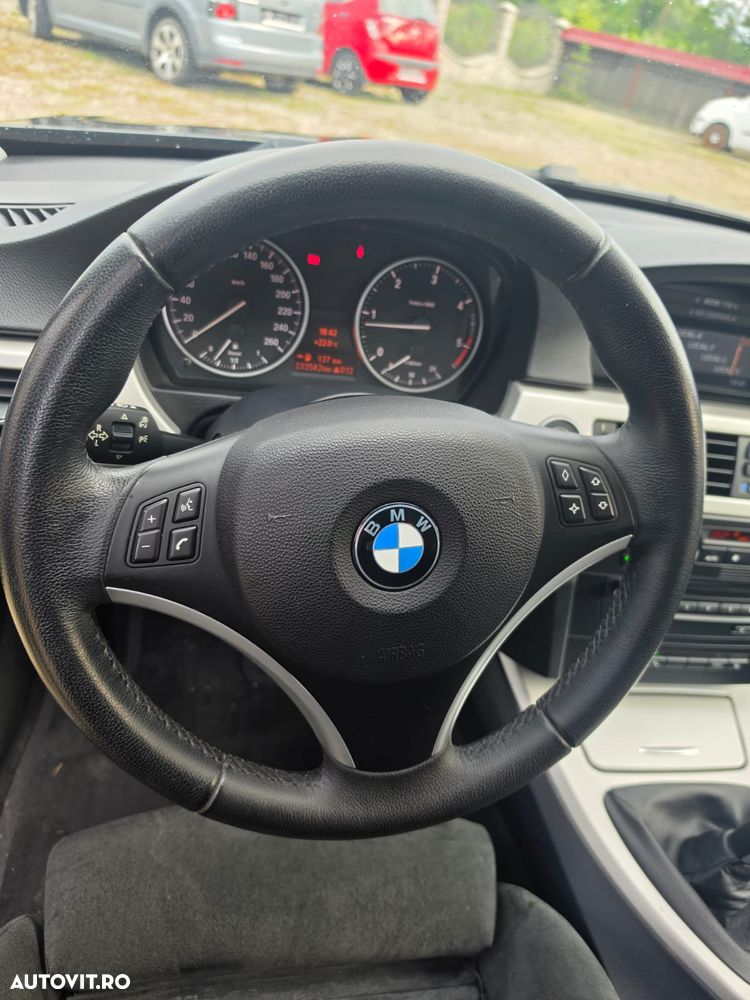 BMW Seria 3 320d - 8