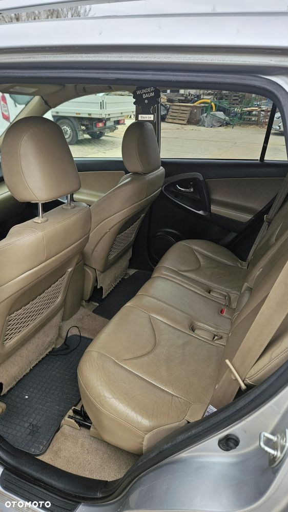 Toyota RAV4 2.2 D-CAT Premium - 15