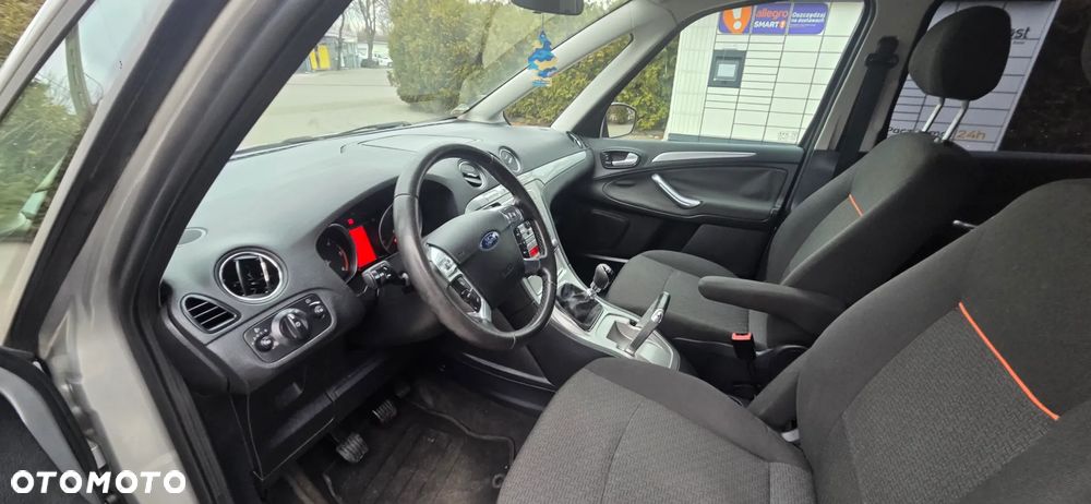 Ford Galaxy 2.0 TDCi Ghia - 29