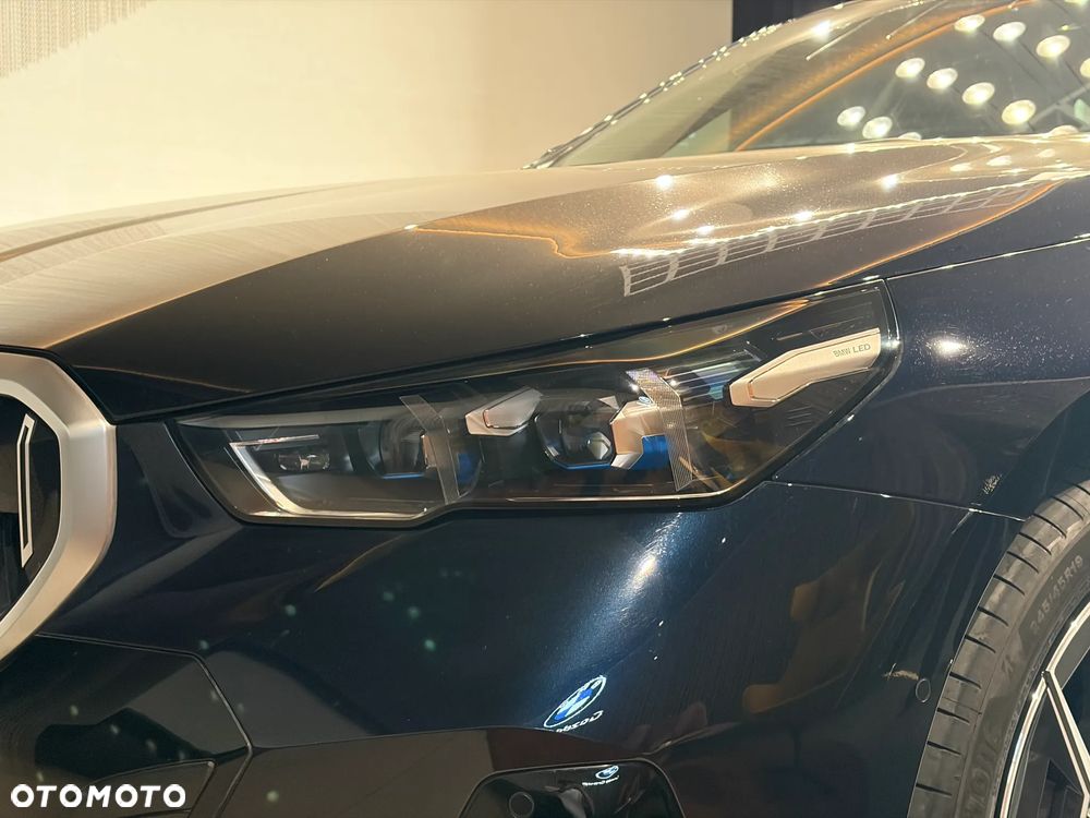 BMW Seria 5 520i mHEV M Sport - 11