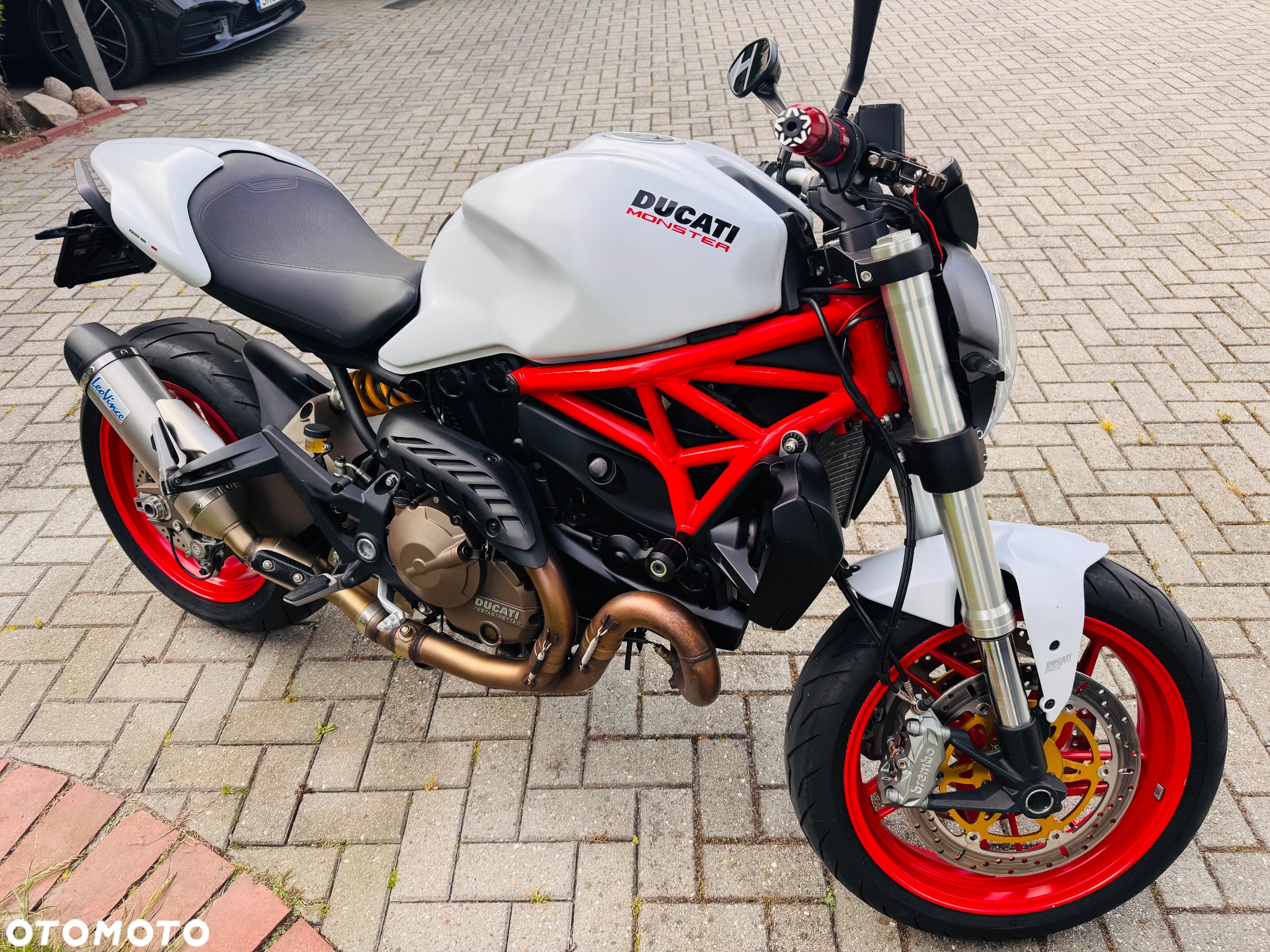 Ducati Monster - 12