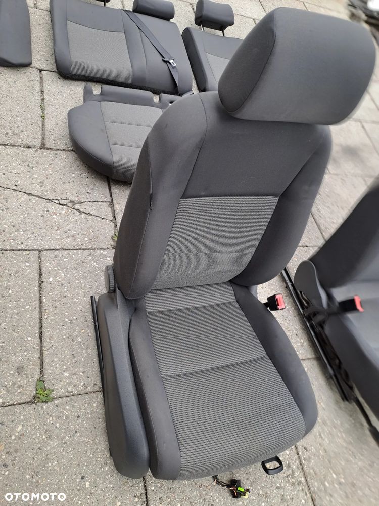 Volkswagen Jetta III 1K2 A5 2005-2010r. komplet grzanych foteli EU - 7