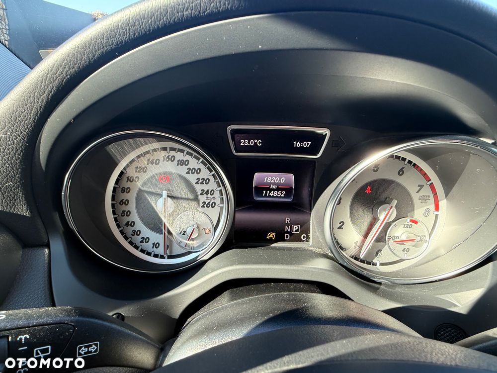 Mercedes-Benz GLA - 26