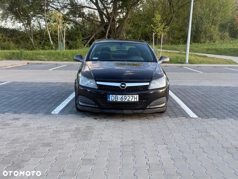 Opel Astra 2009 photo 2