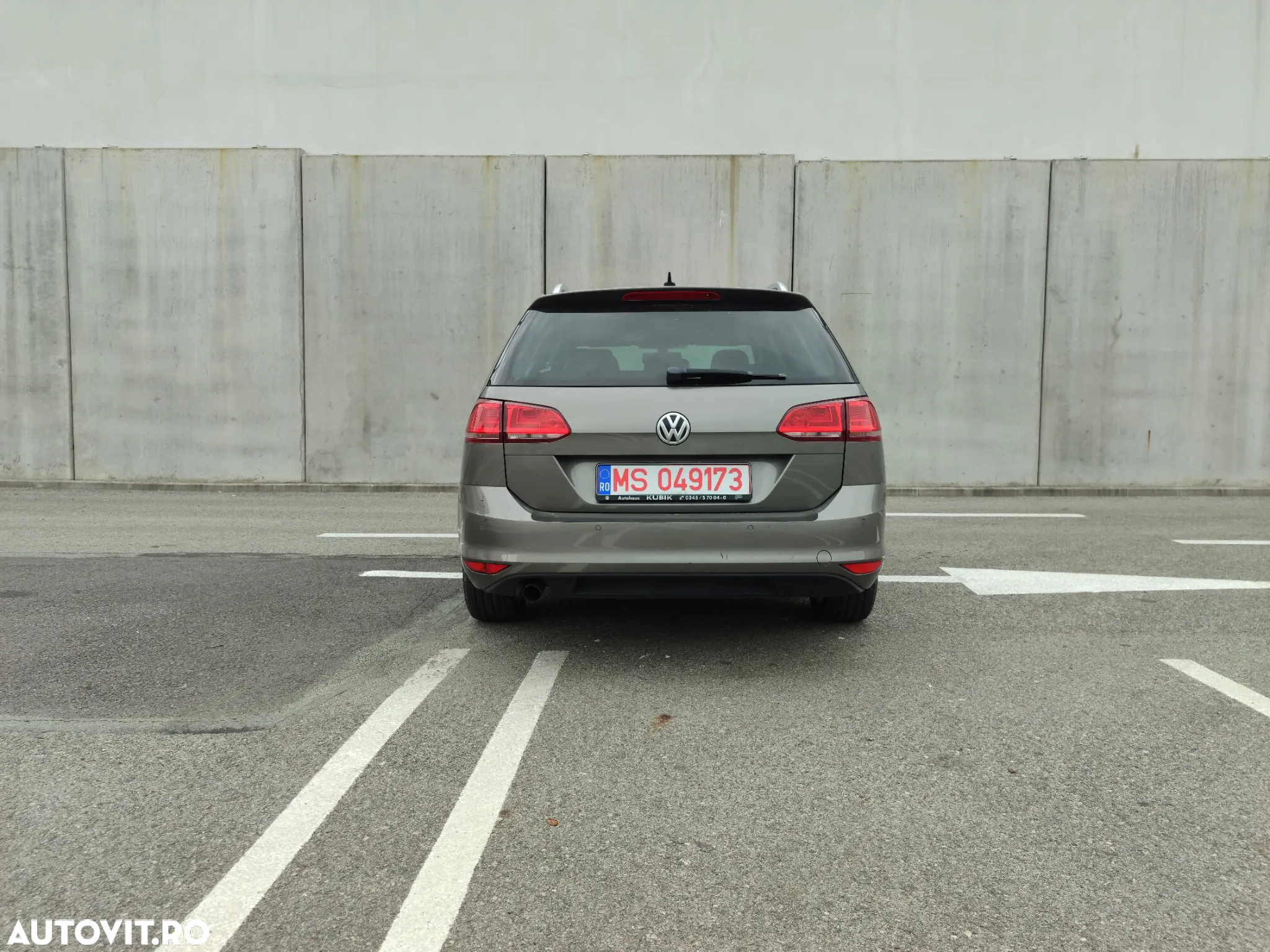Volkswagen Golf 1.6 TDI BMT Comfortline - 8