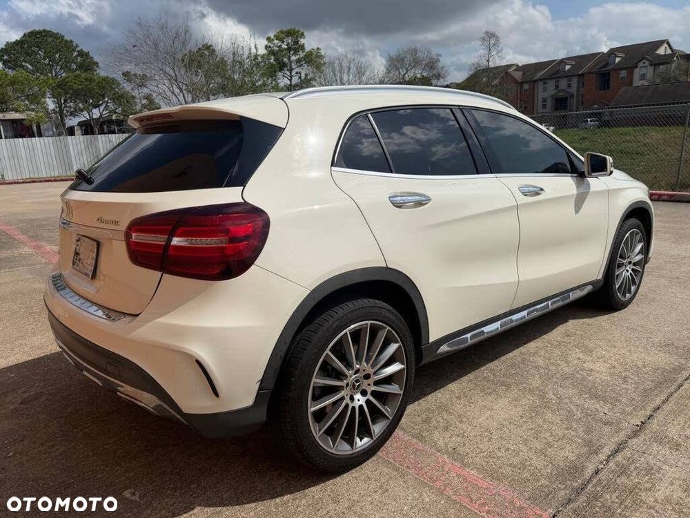 Mercedes-Benz GLA 250 4-Matic - 6