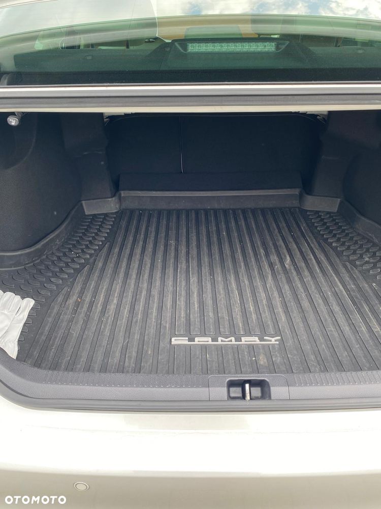 Toyota Camry 2.5 Hybrid Executive CVT - 12