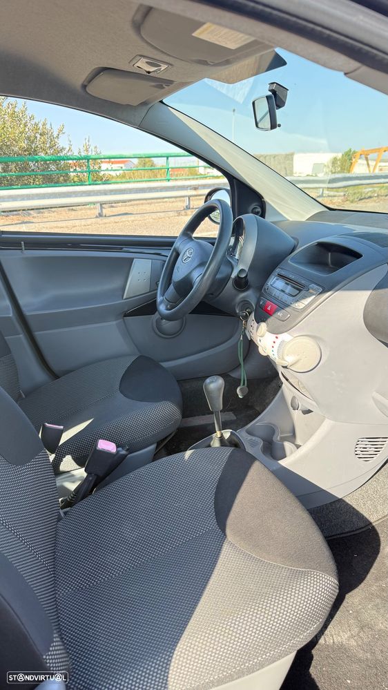 Toyota Aygo Standard - 11