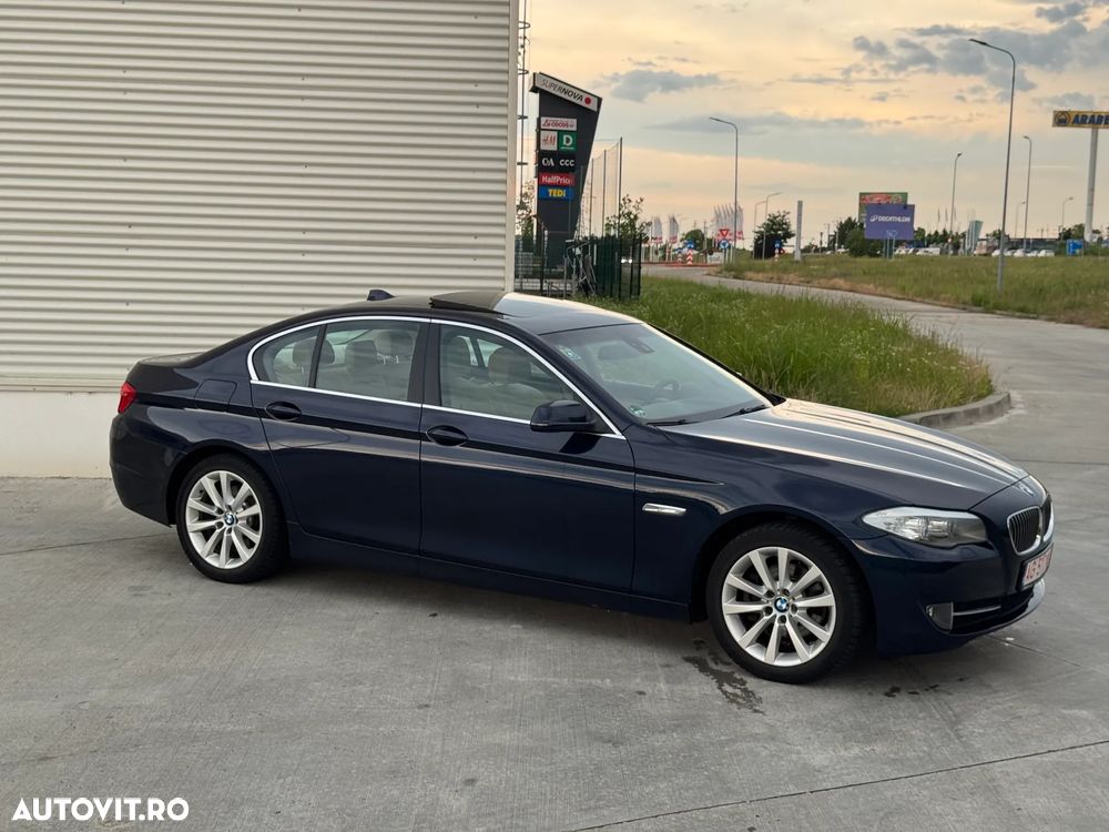 BMW Seria 5 520d Aut. Luxury Line - 7