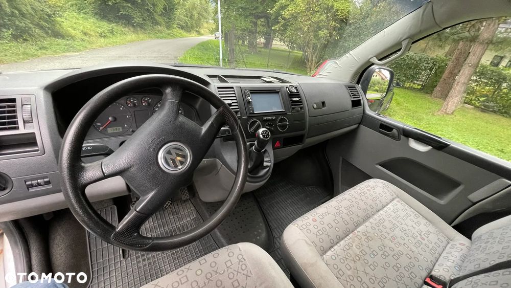 Volkswagen Caravelle - 2
