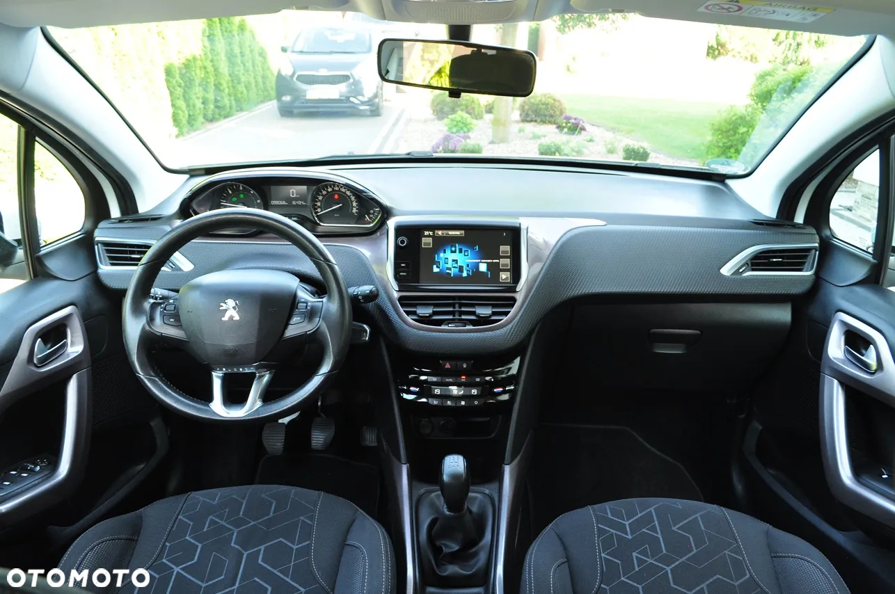 Peugeot 2008 - 8