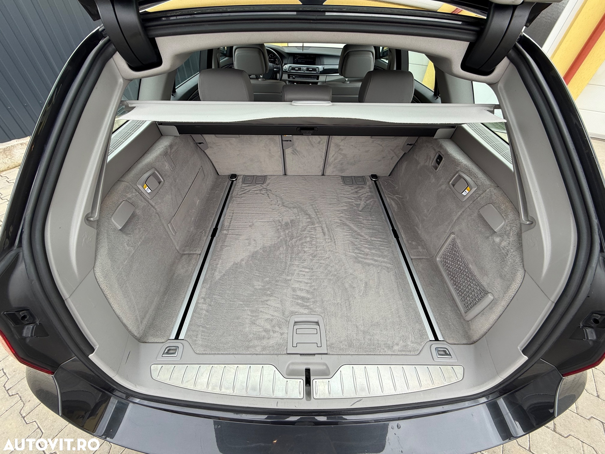 BMW Seria 5 520d Touring Aut. - 11