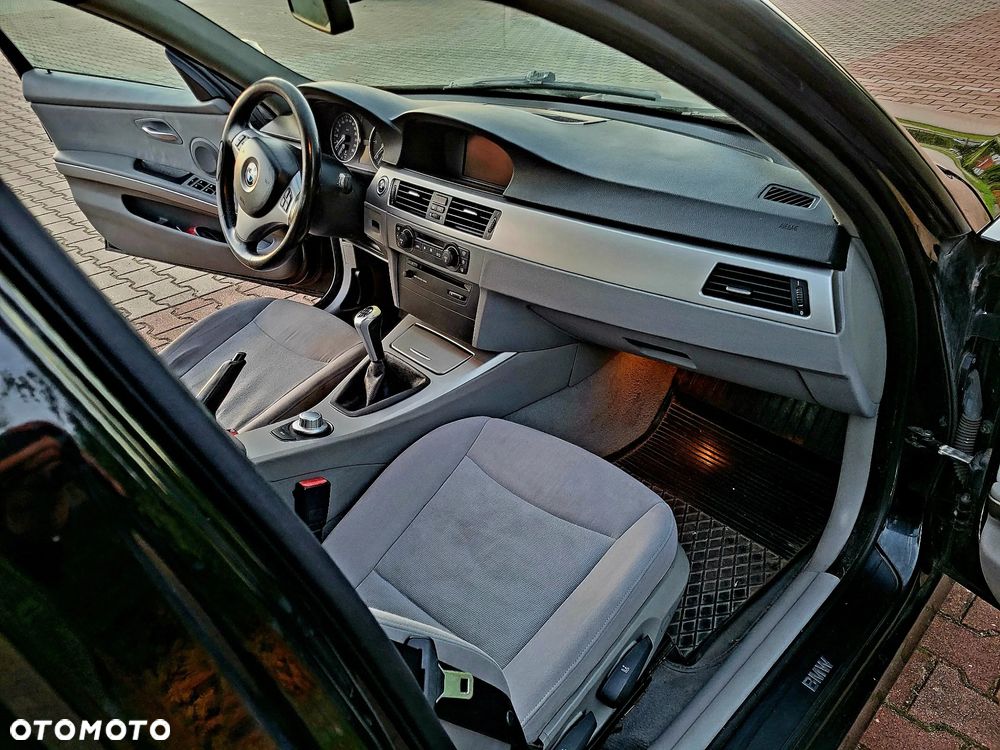 BMW Seria 3 320d - 16