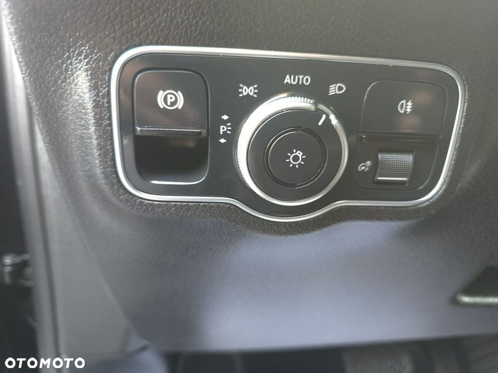 Mercedes-Benz GLB - 31