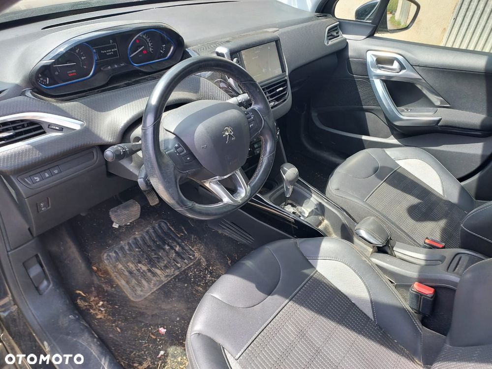 Peugeot 2008 PureTech 110 Stop&Start EAT6 GT-Line Edition - 10
